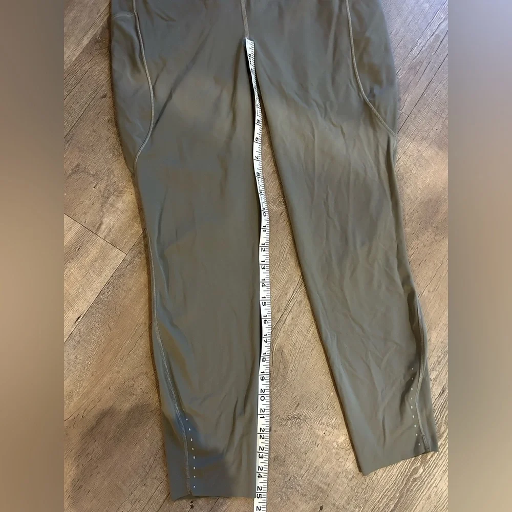 ✨ Lululemon Fast and Free 25” Pants | Size 10 | Reflective Dots | Grey-Beige - Picture 3 of 6